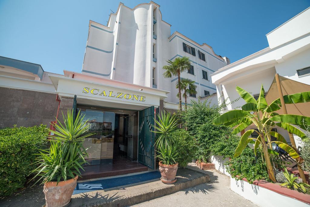 Albergo Scalzone Castel Volturno Bagian luar foto