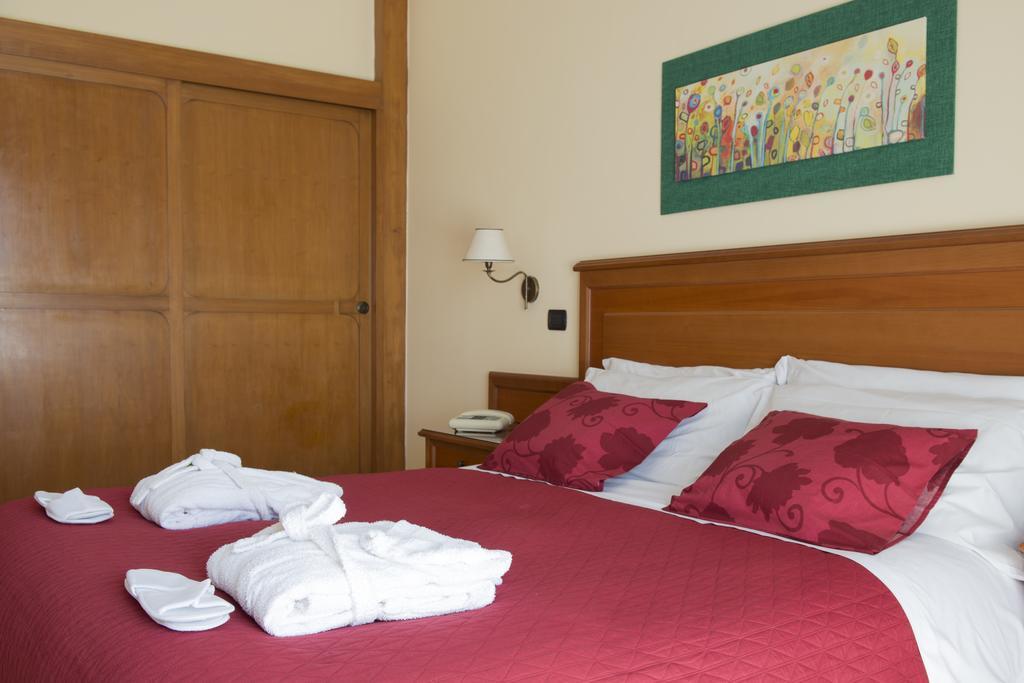 Albergo Scalzone Castel Volturno Bagian luar foto